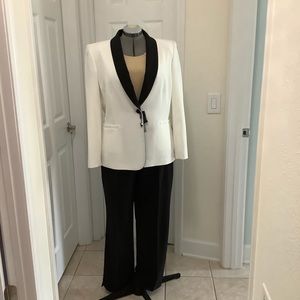 Tahari Arthur S. Levine pantsuit